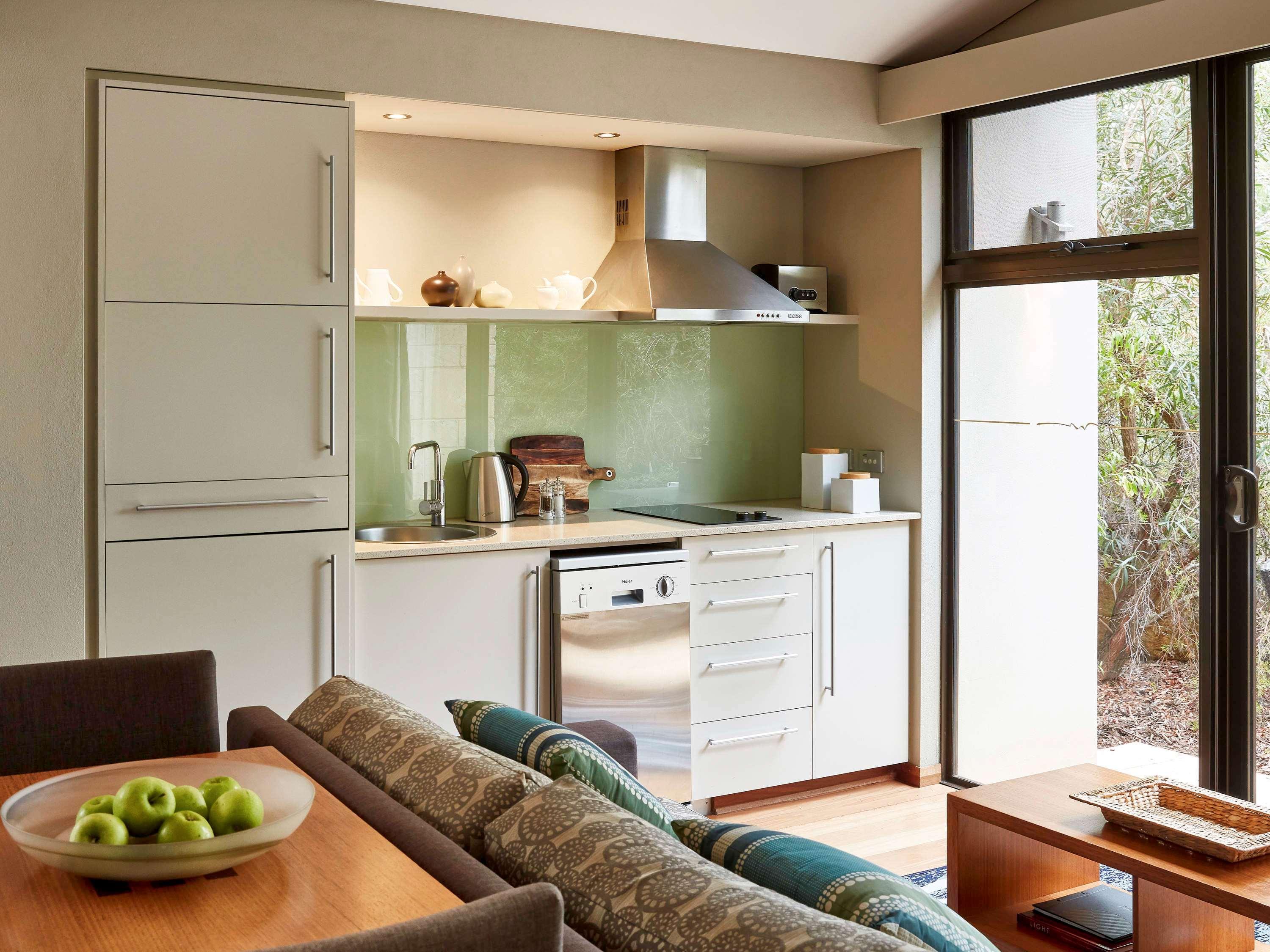 Pullman Bunker Bay Resort Margaret River Dunsborough Buitenkant foto A kitchen in a typical apartment