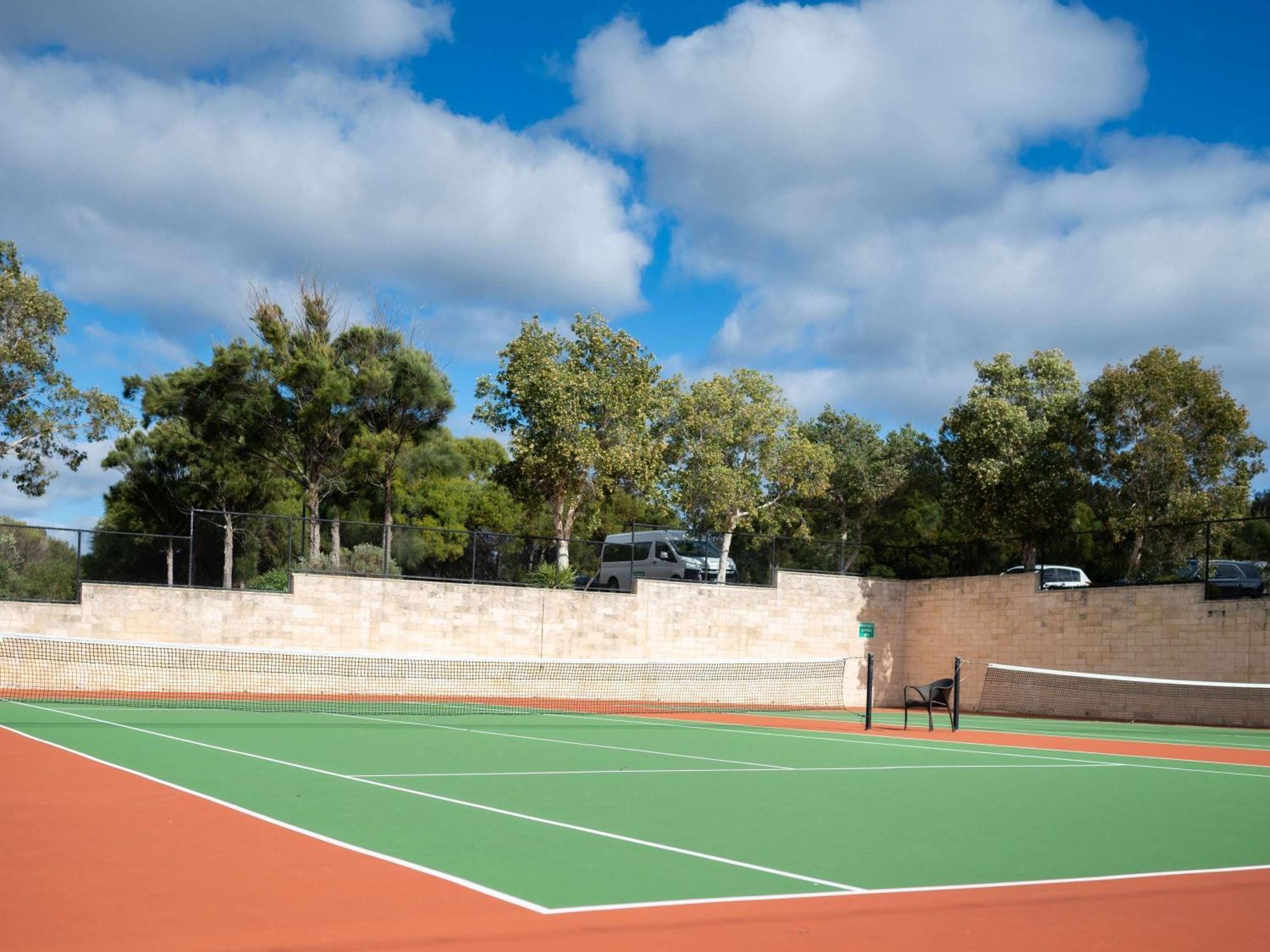 Pullman Bunker Bay Resort Margaret River Dunsborough Buitenkant foto Tennis court at the University of Western Australia
