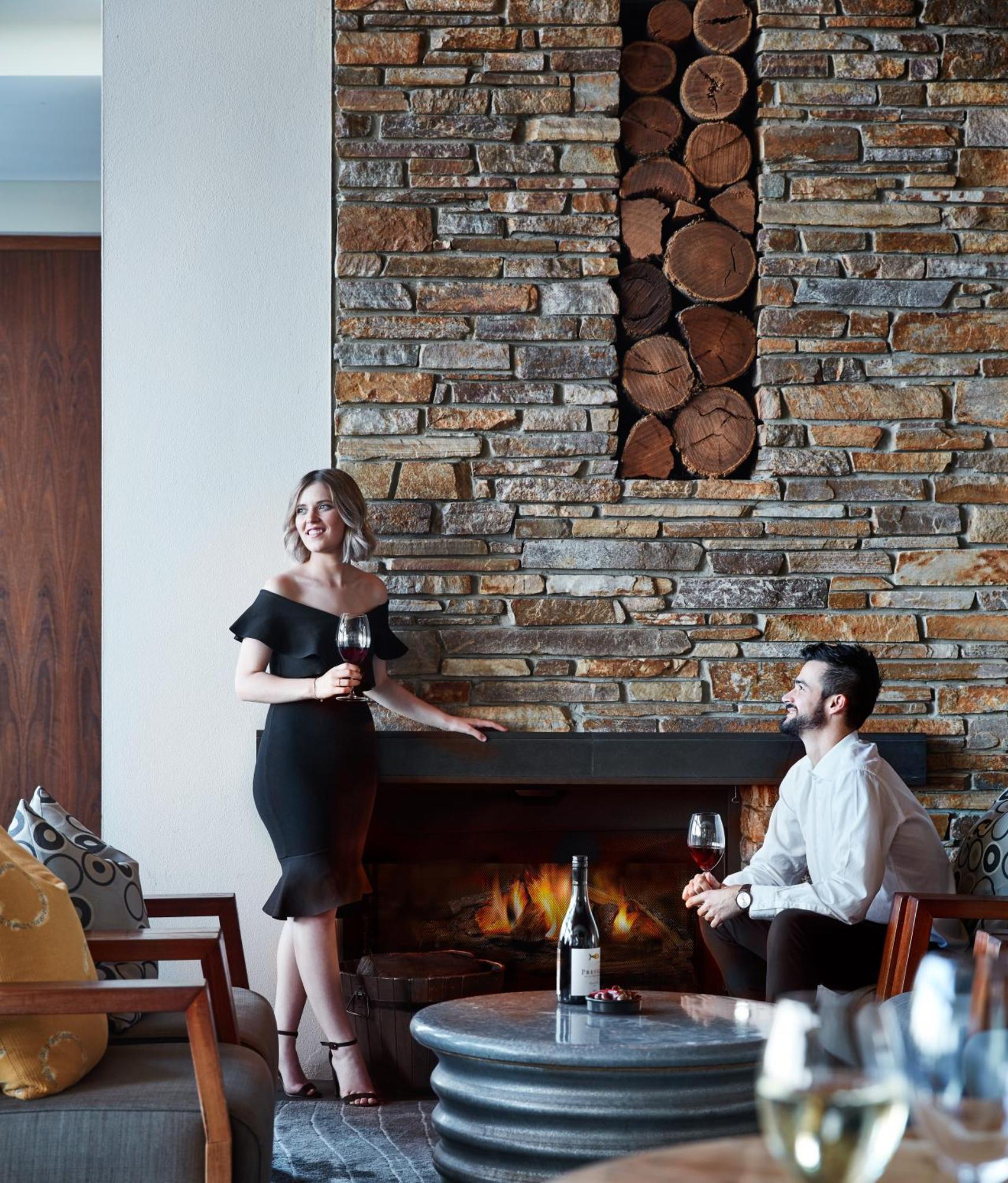 Pullman Bunker Bay Resort Margaret River Dunsborough Buitenkant foto A fireplace in a hotel