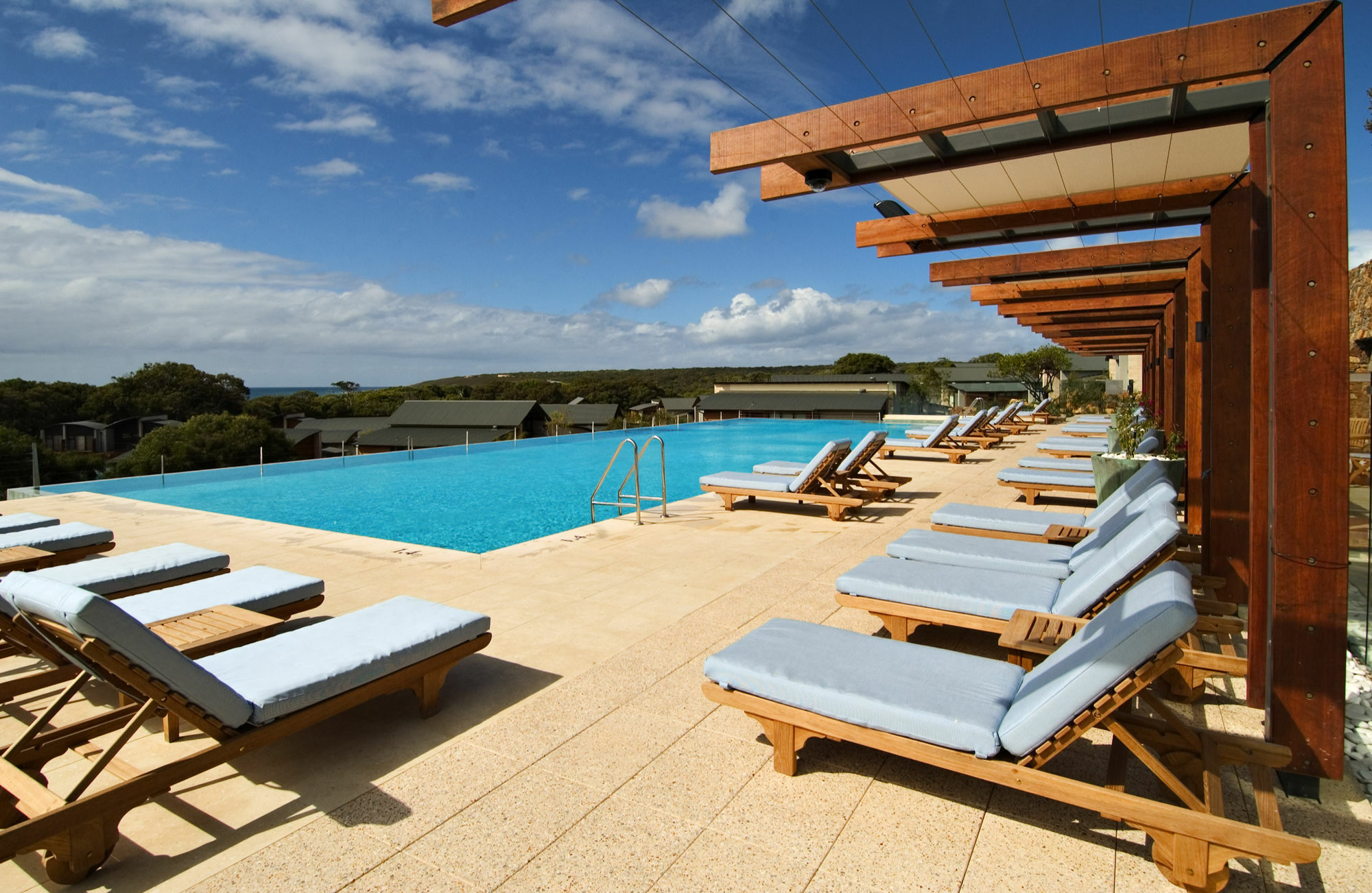 Pullman Bunker Bay Resort Margaret River Dunsborough Buitenkant foto The swimming pool at the hotel